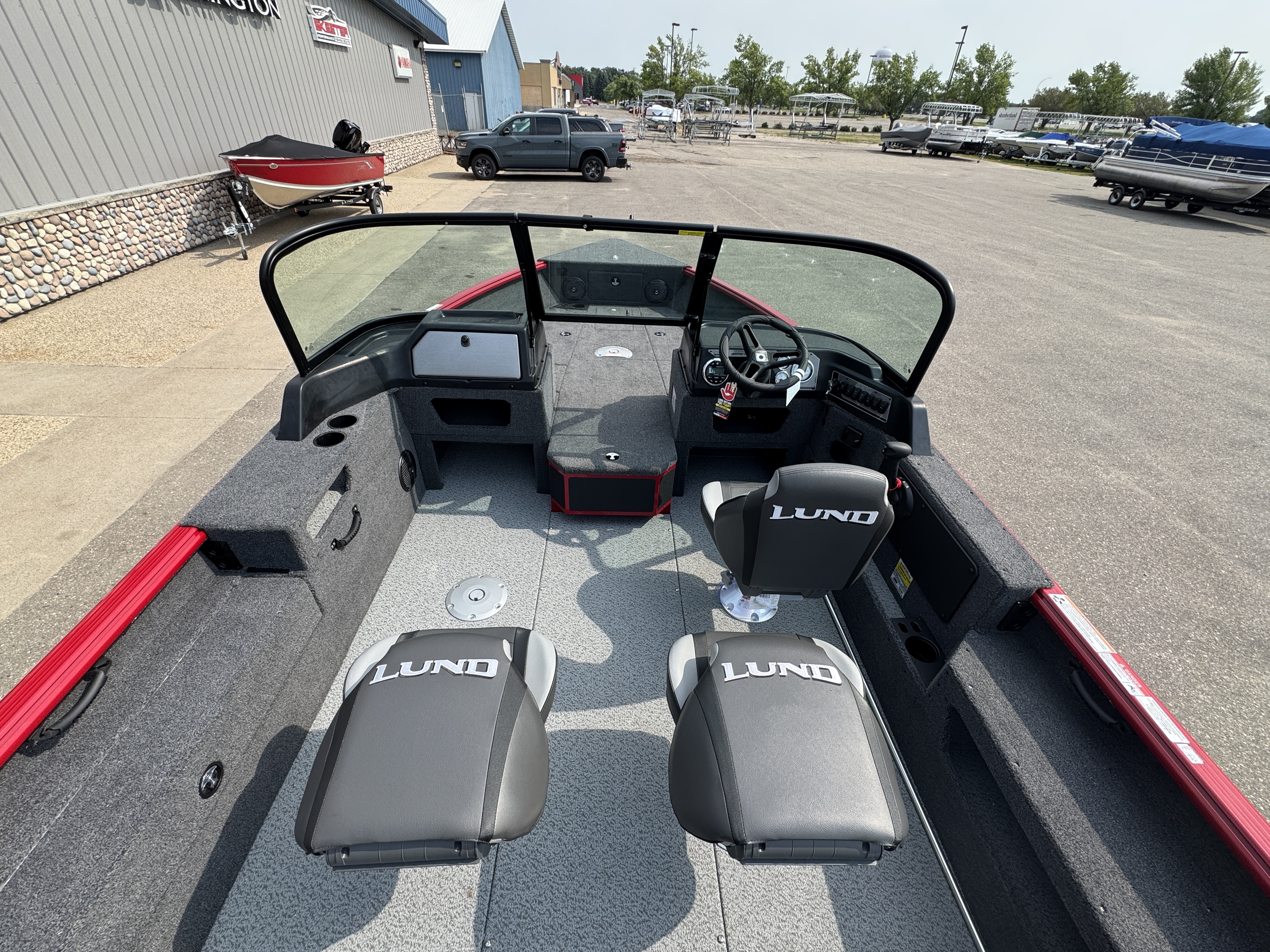 2026 LUND 1875 IMPACT XS BOAT