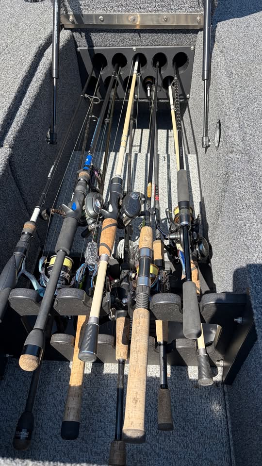 2026 Lund 1875 Pro Guide Boat