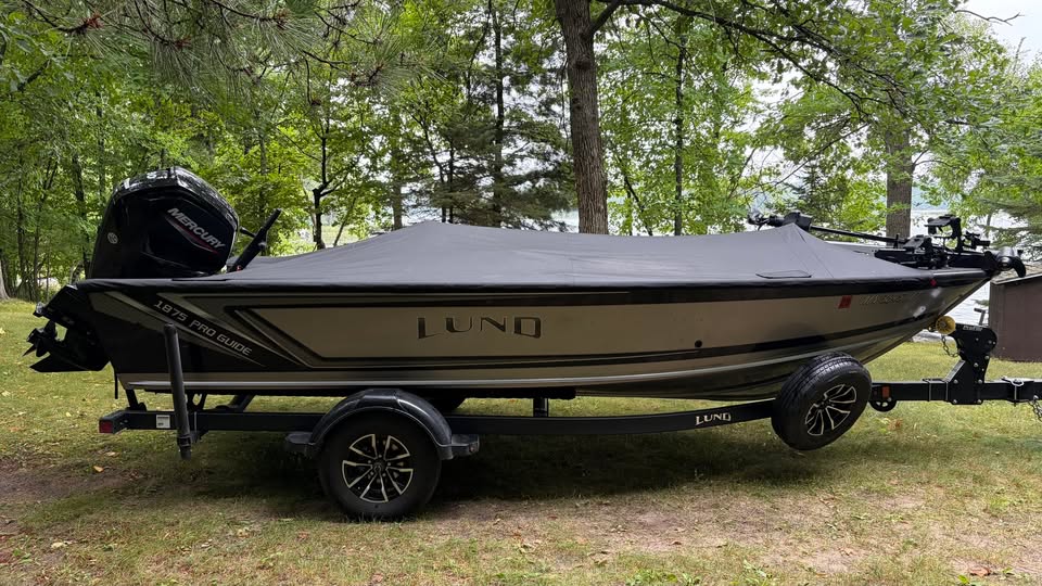 2026 Lund 1875 Pro Guide Boat