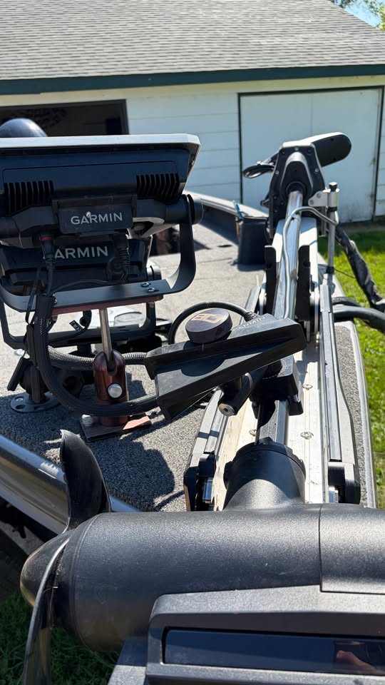2026 Lund 1875 Pro Guide Boat