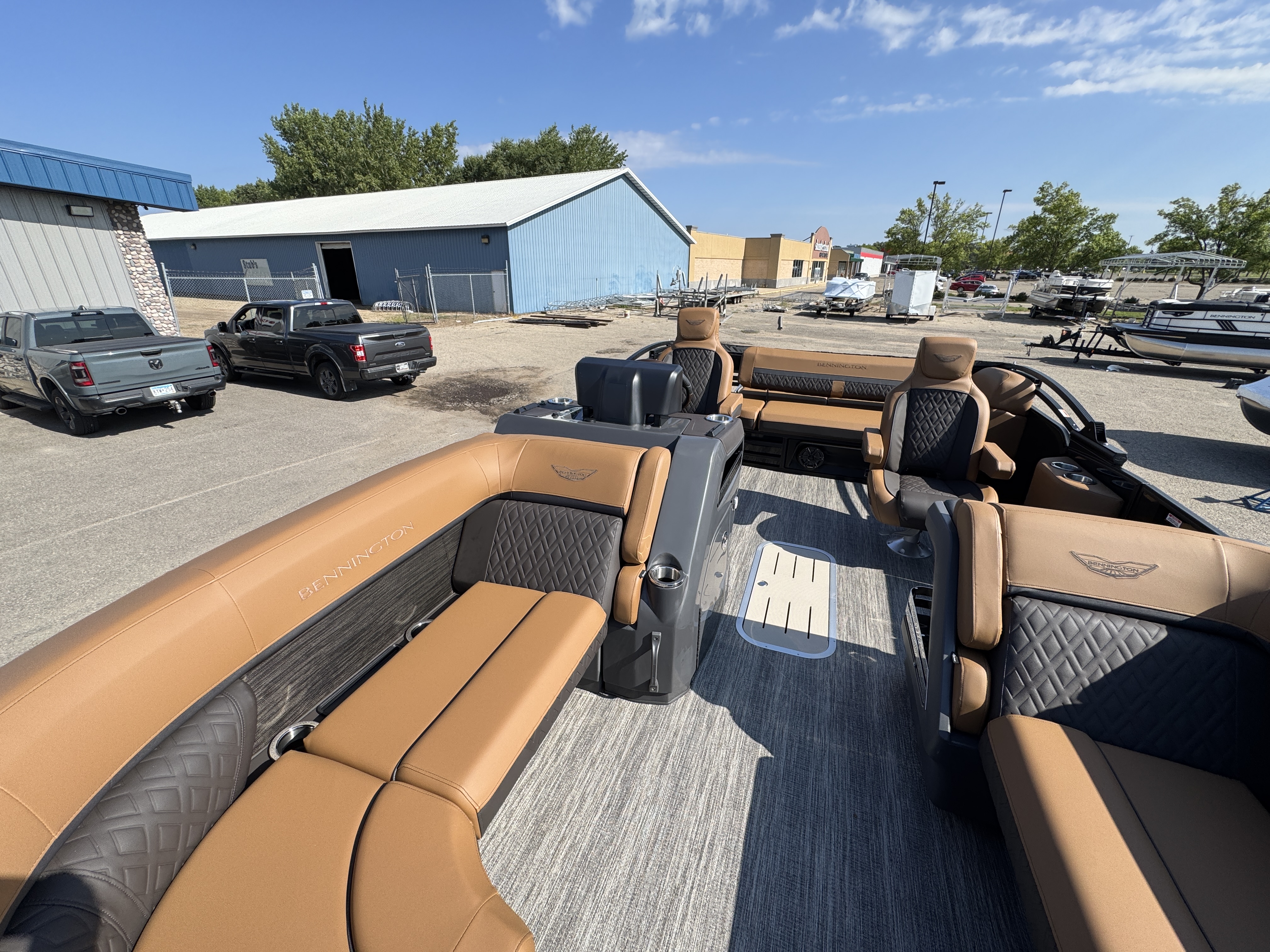 2027 BENNINGTON 22MSB PONTOON