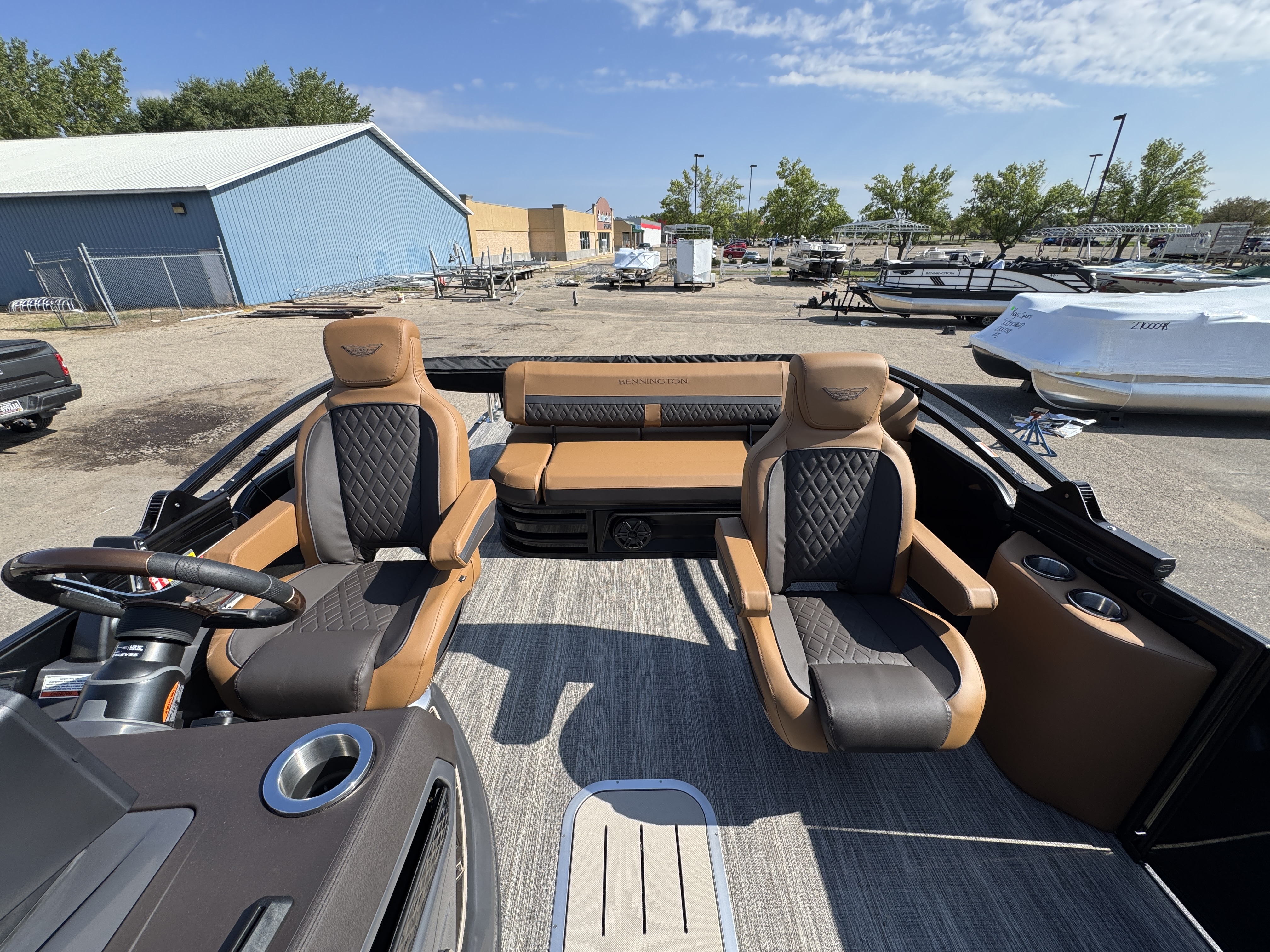 2027 BENNINGTON 22MSB PONTOON
