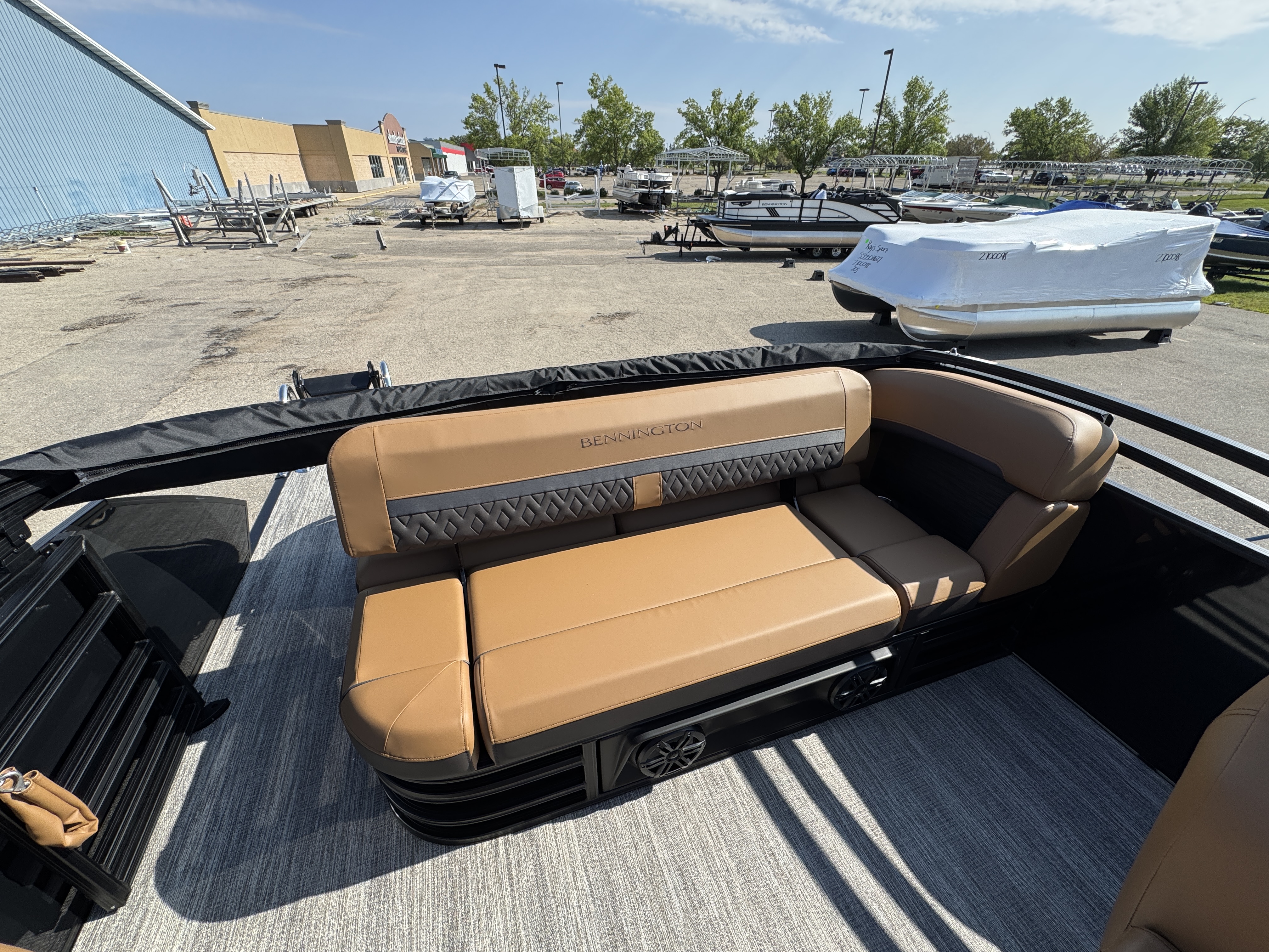 2027 BENNINGTON 22MSB PONTOON