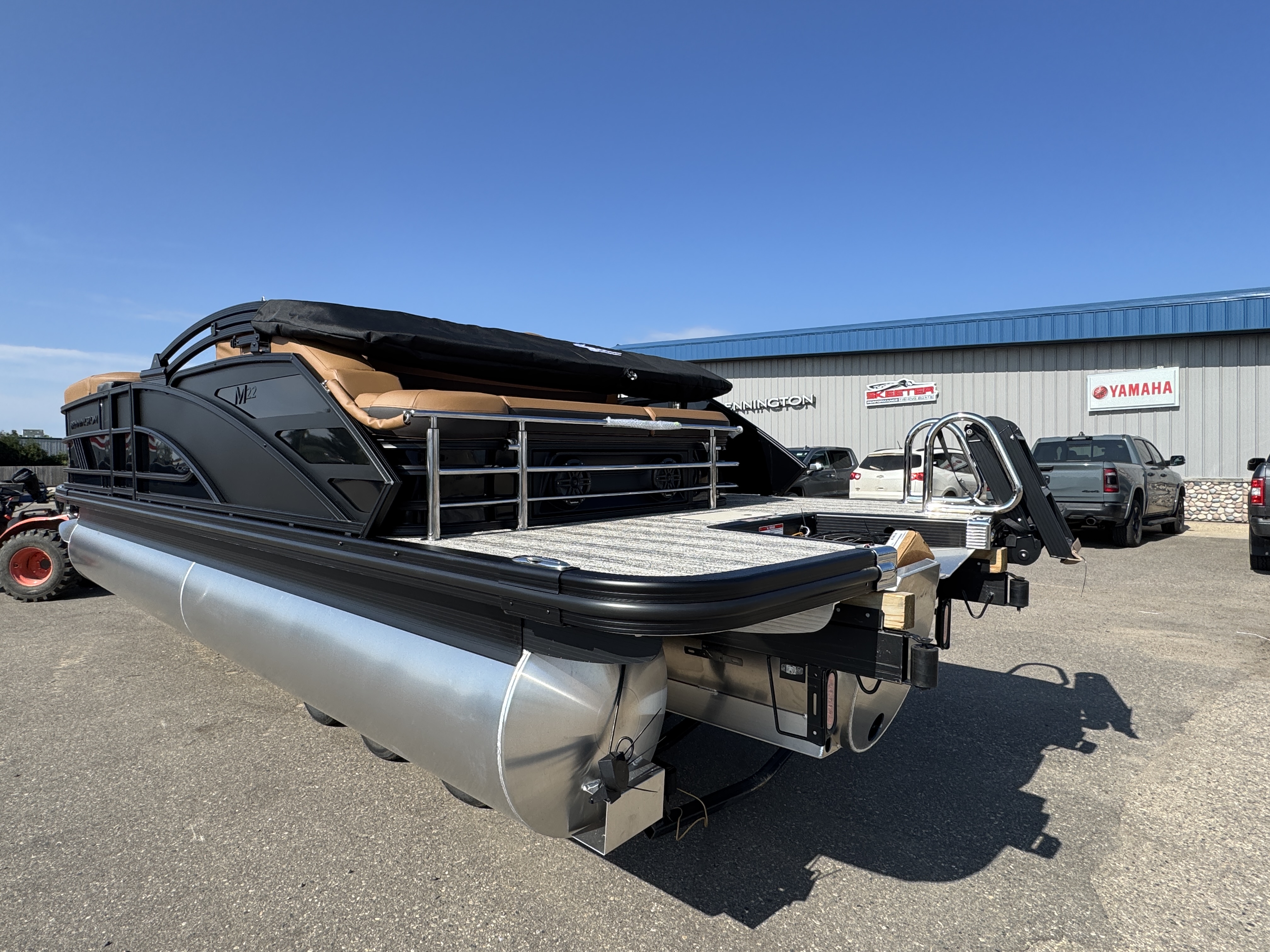 2027 BENNINGTON 22MSB PONTOON