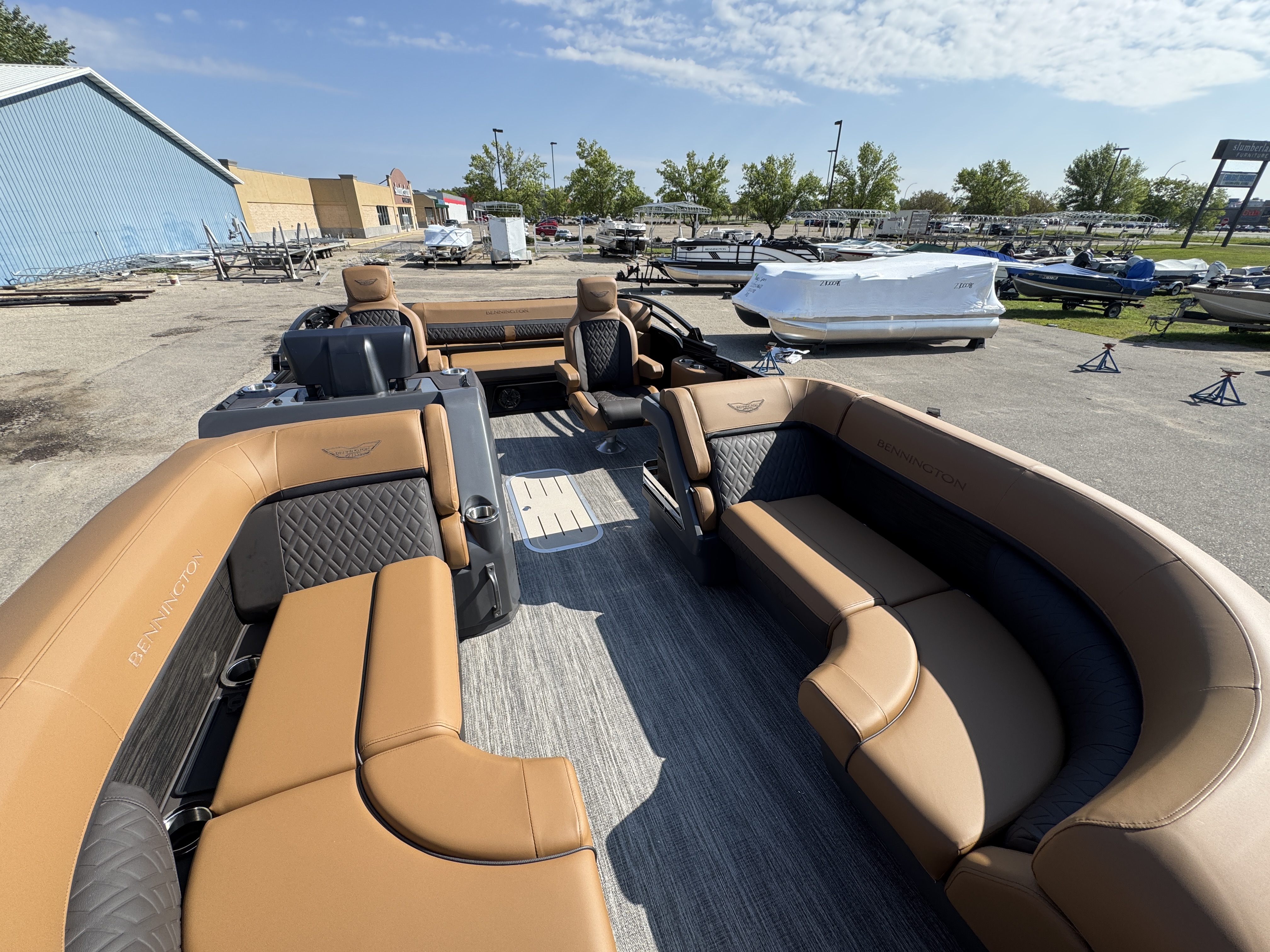 2027 BENNINGTON 22MSB PONTOON