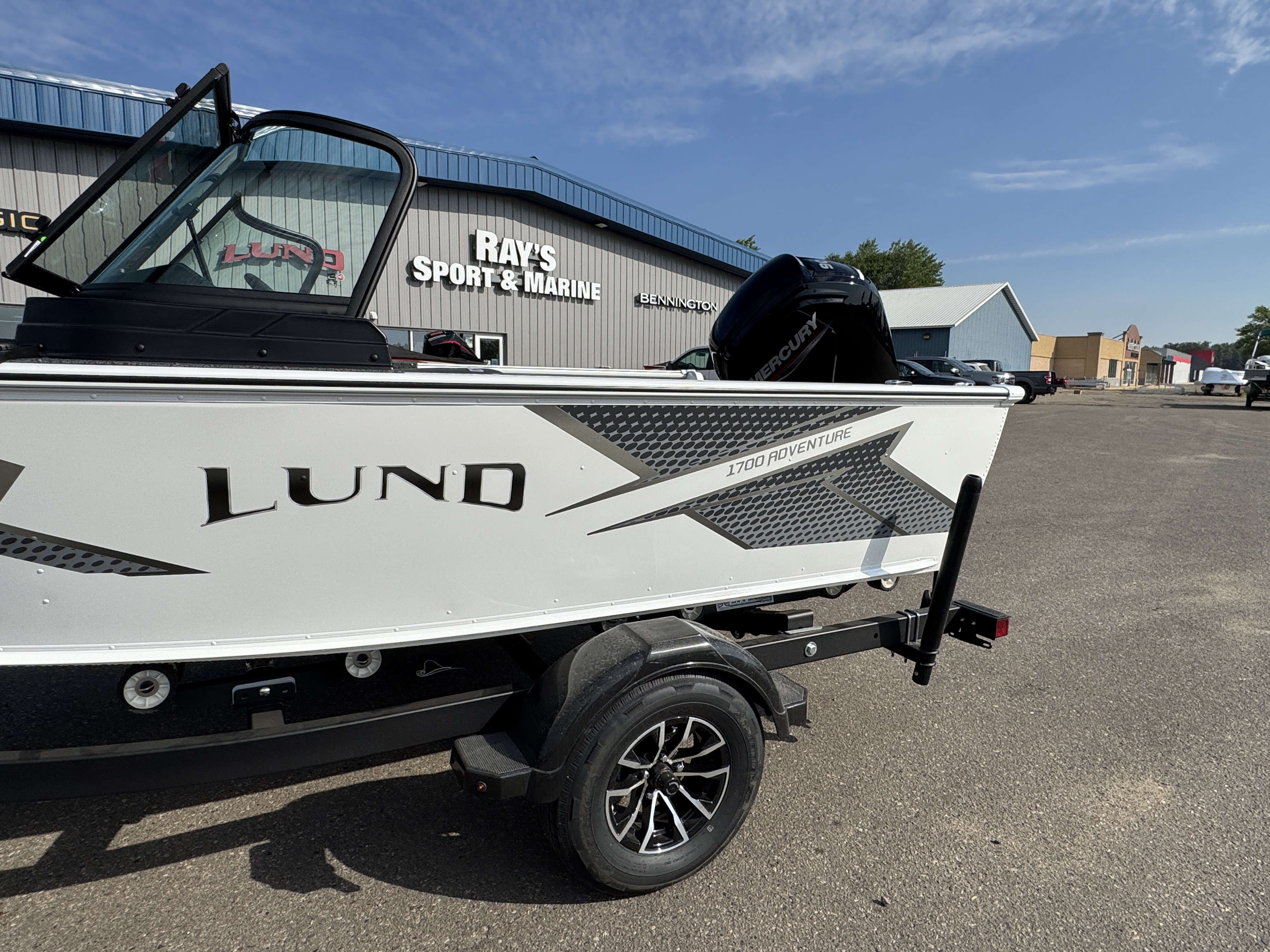 2027 LUND 1700 ADVENTURE SPORT BOAT