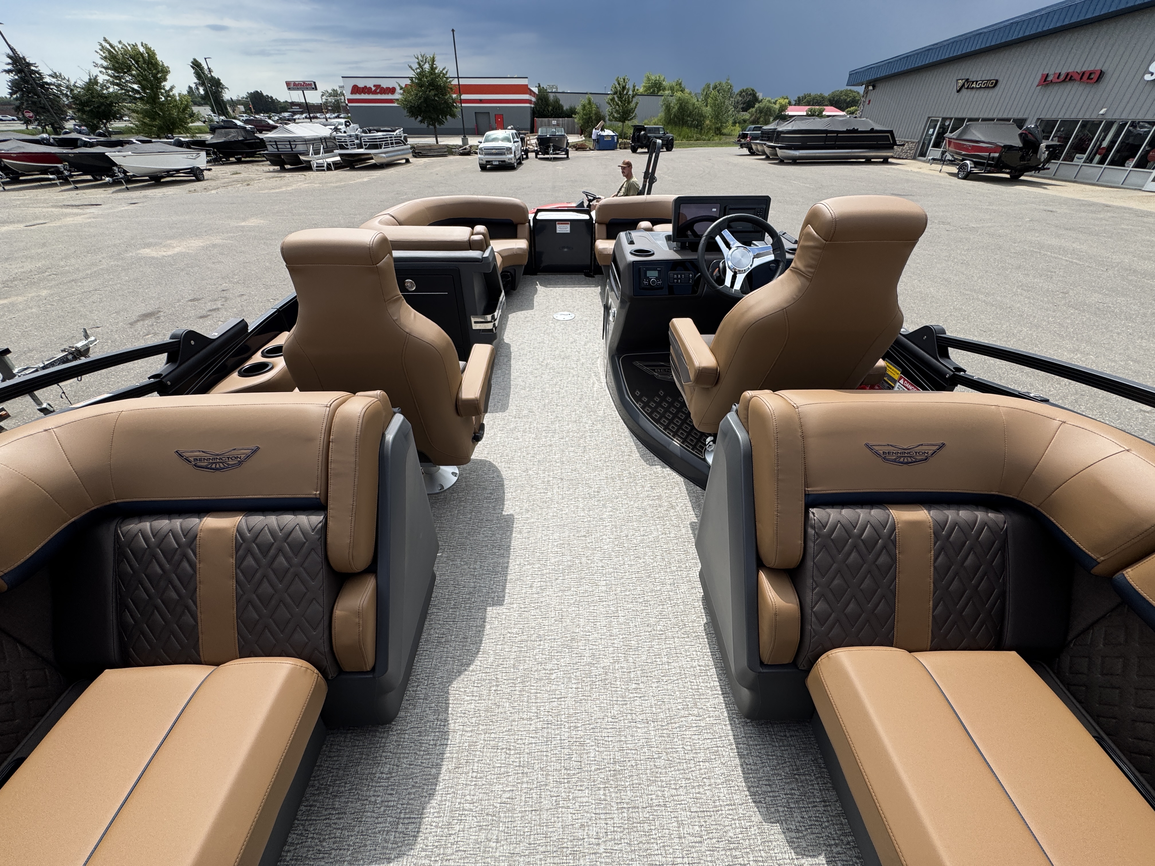 2027 BENNINGTON 22MFB PONTOON