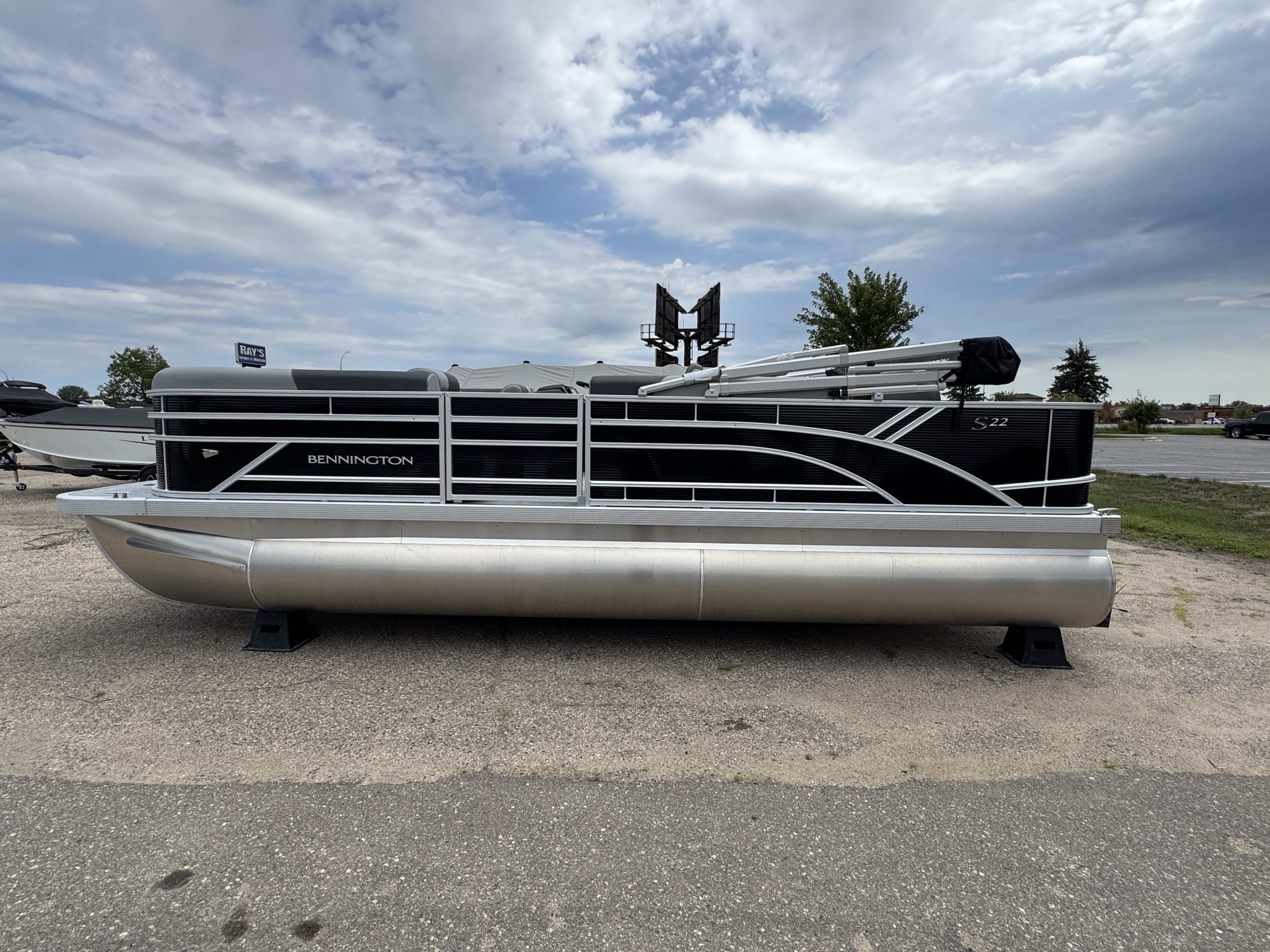 2027 BENNINGTON 22S1FC PONTOON