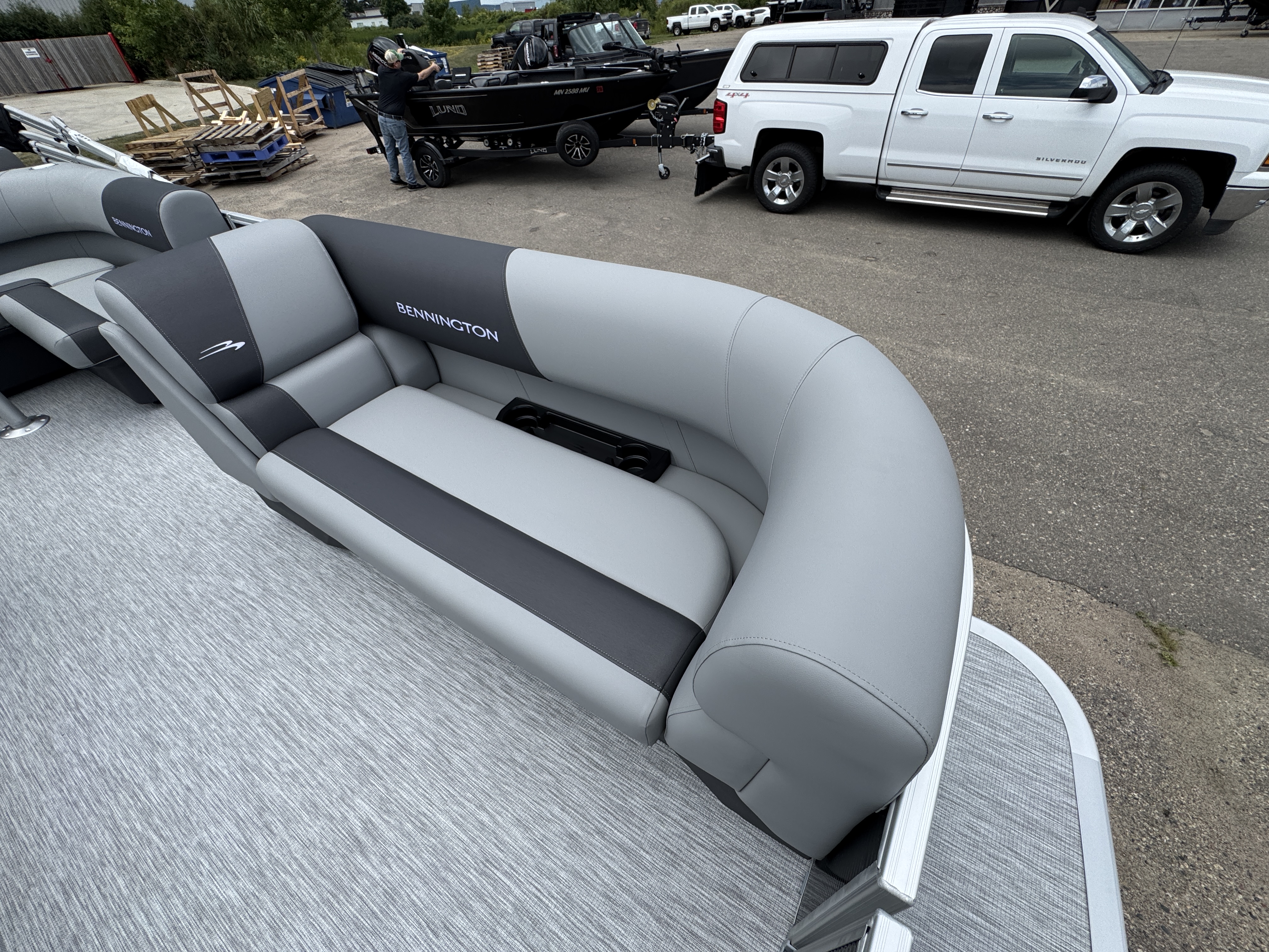 2027 BENNINGTON 22S1FC PONTOON