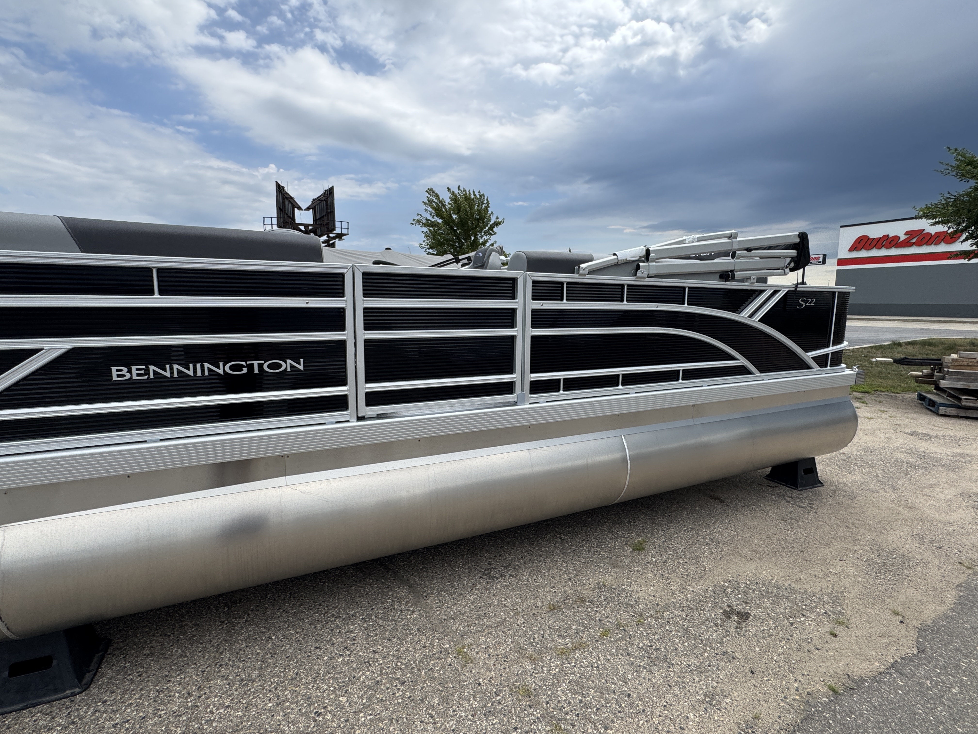 2027 BENNINGTON 22S1FC PONTOON
