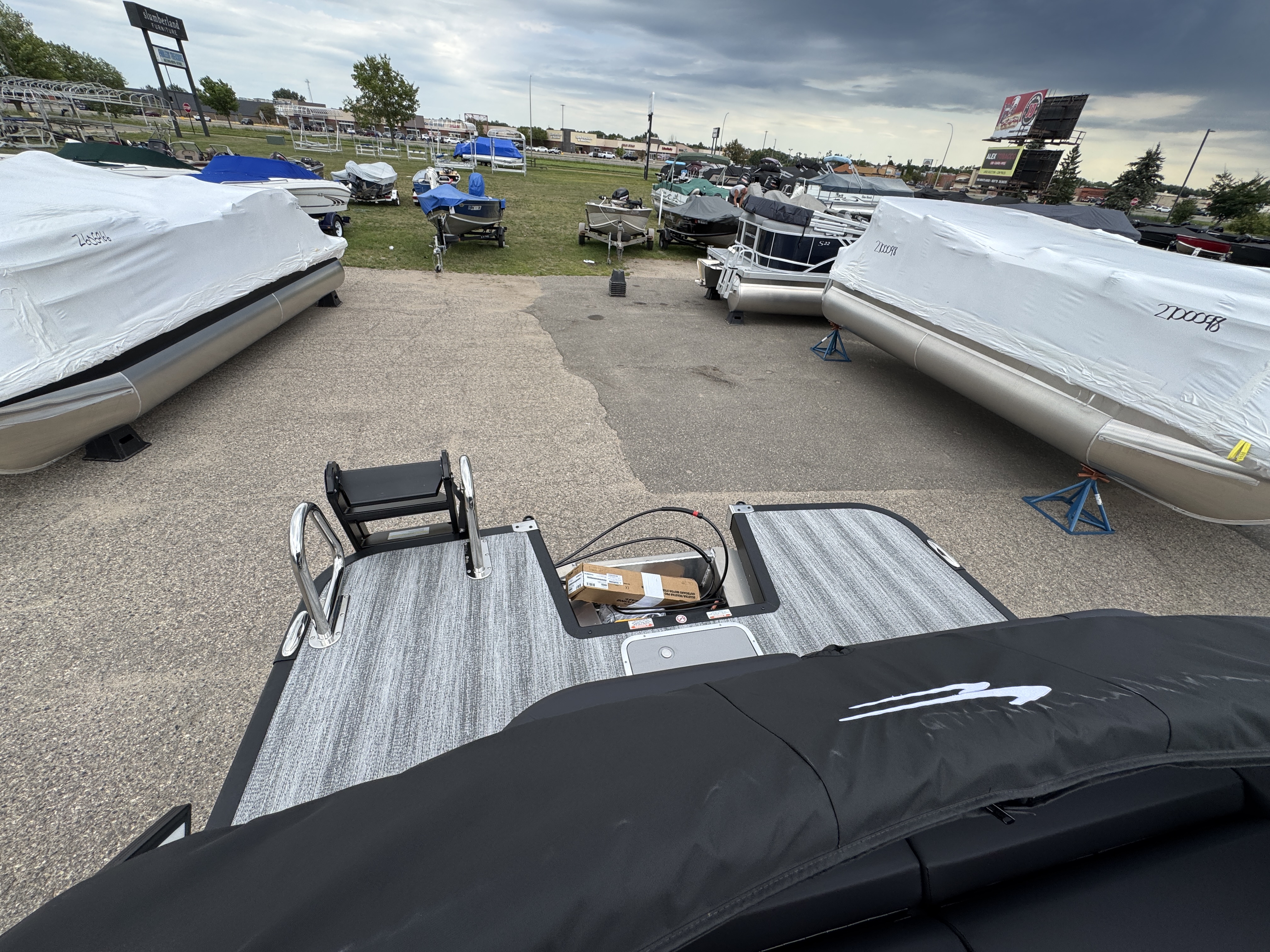 2027 BENNINGTON 22MSB PONTOON