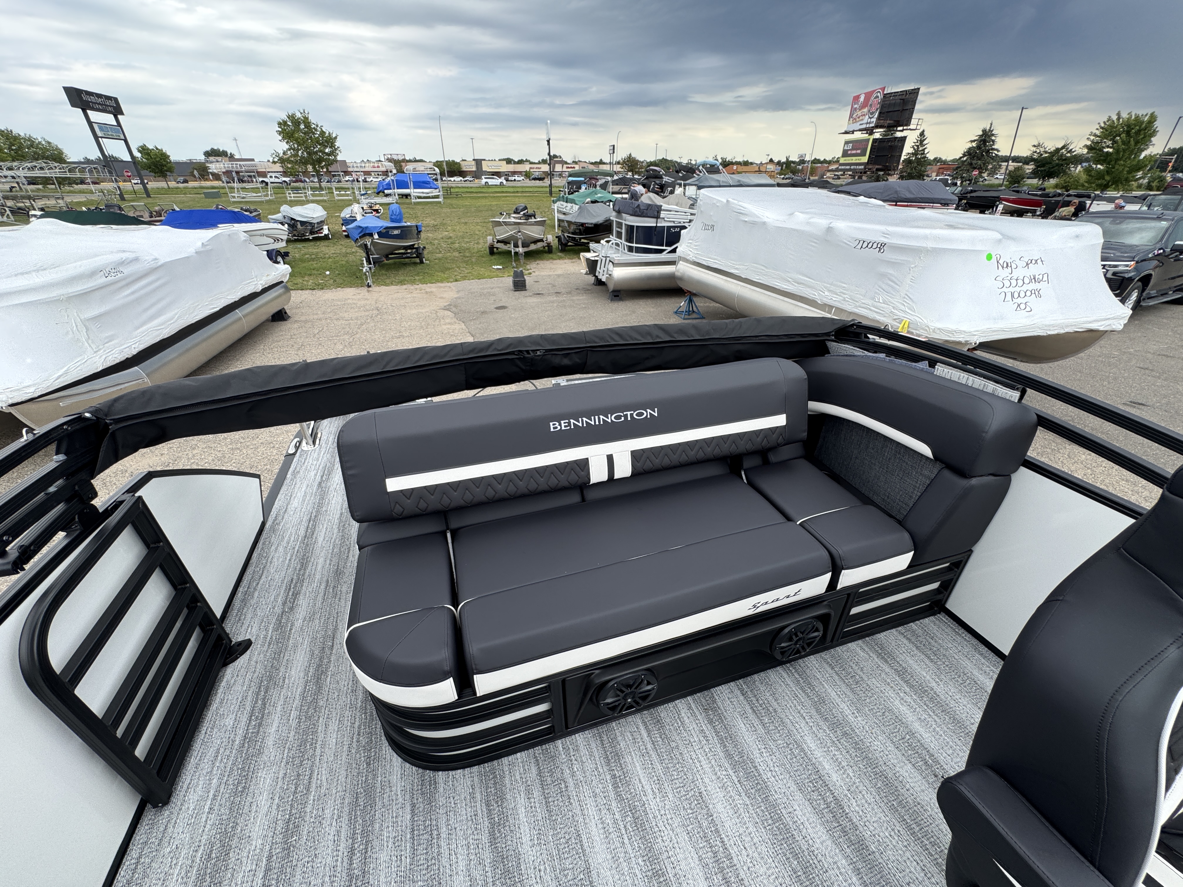 2027 BENNINGTON 22MSB PONTOON