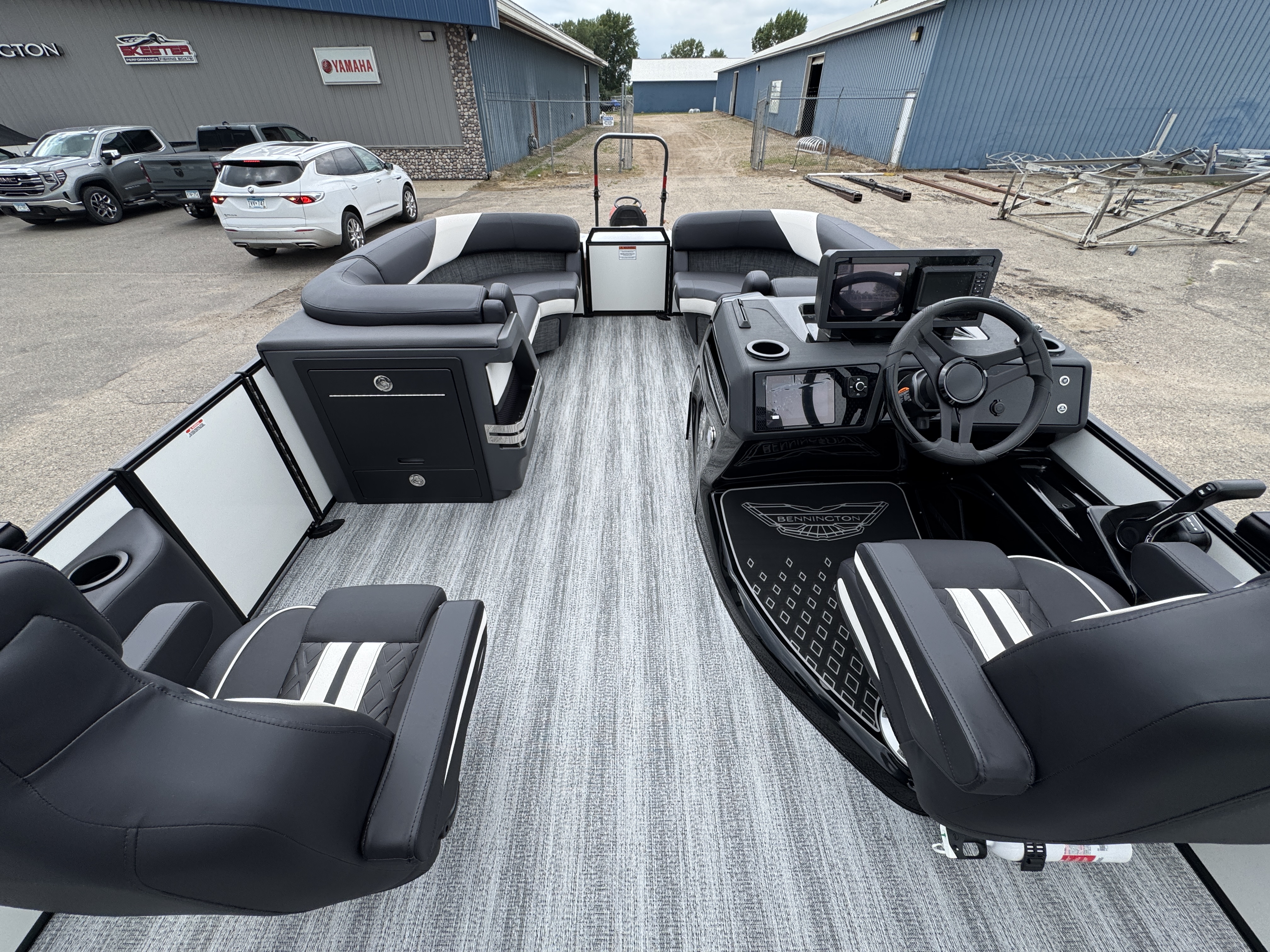 2027 BENNINGTON 22MSB PONTOON