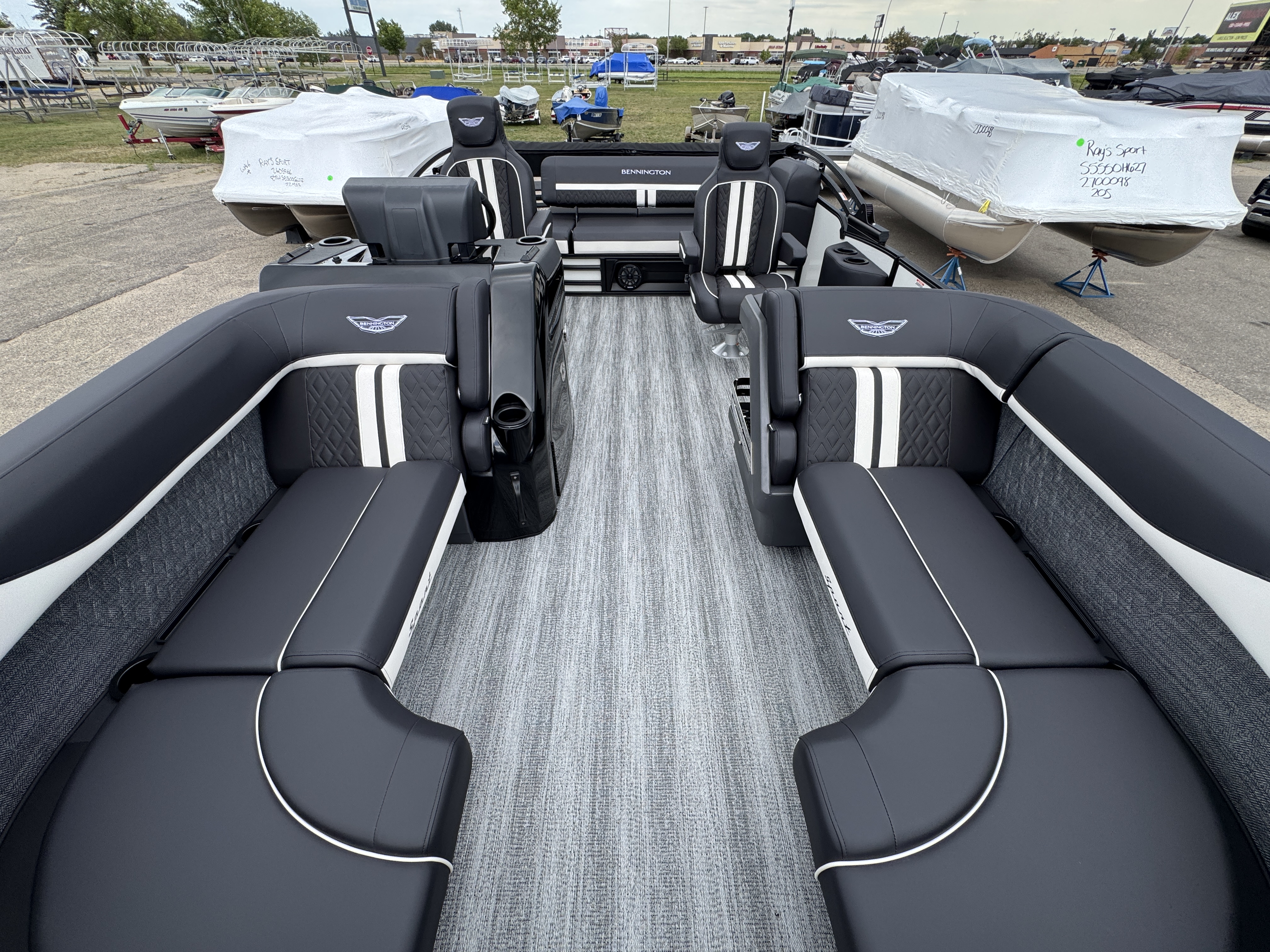 2027 BENNINGTON 22MSB PONTOON