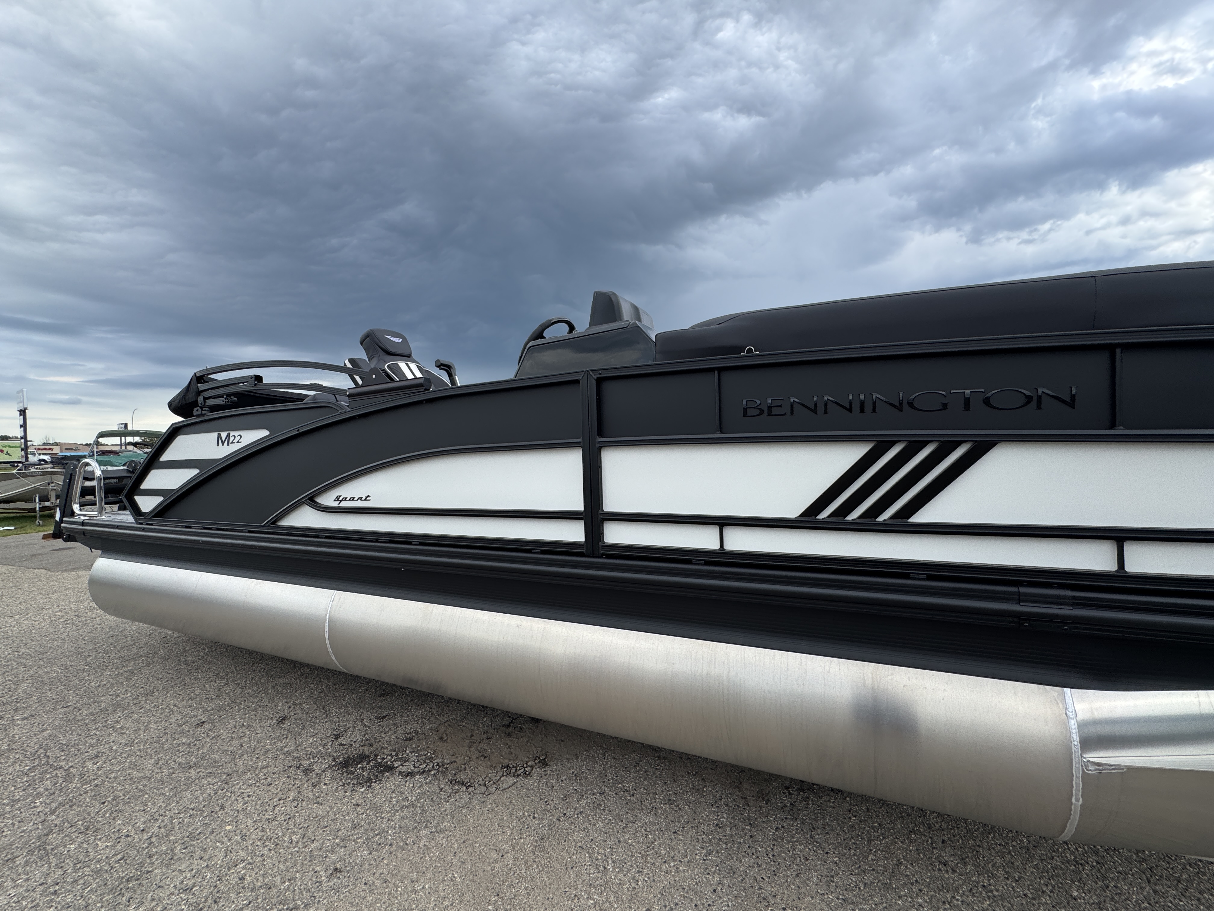 2027 BENNINGTON 22MSB PONTOON