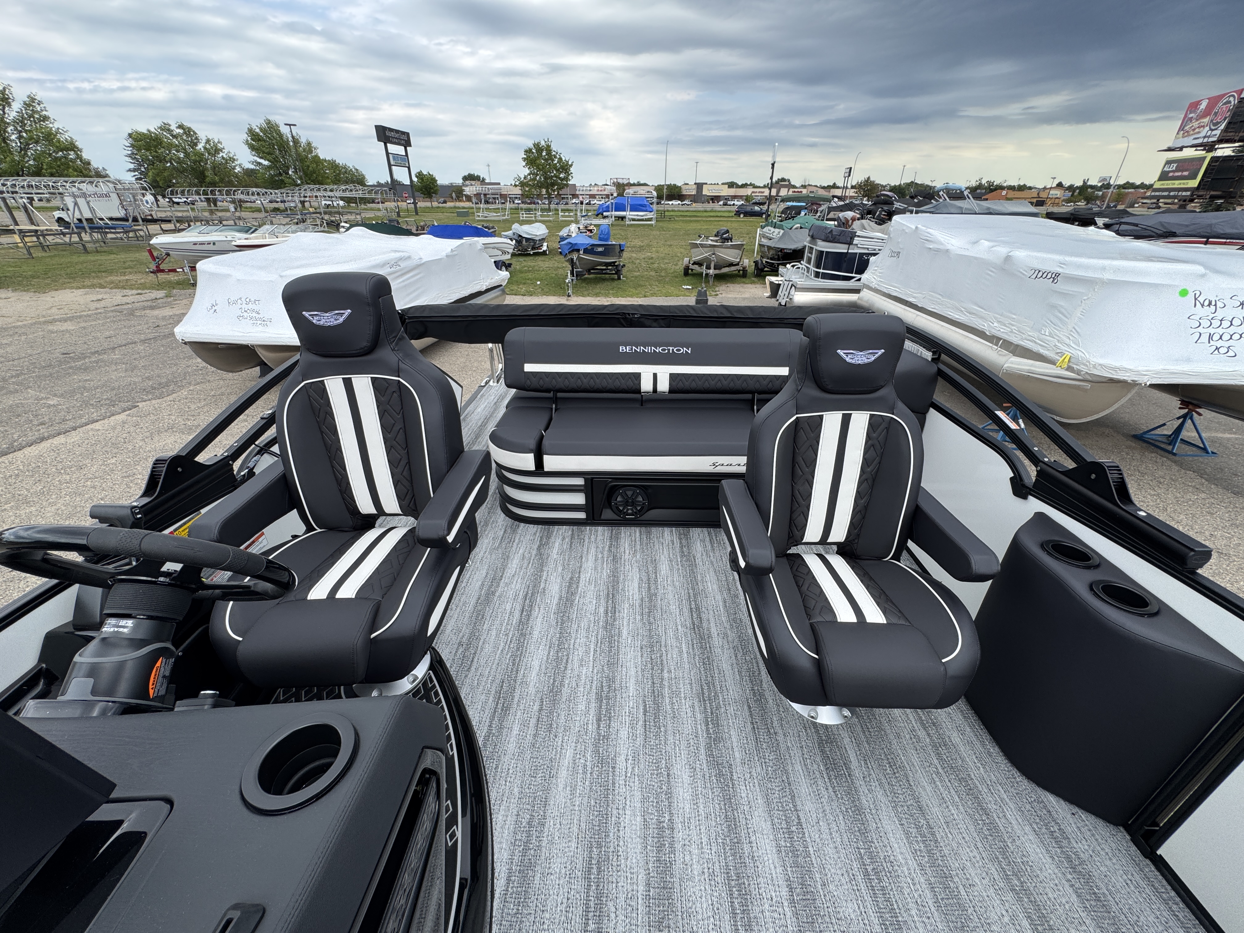 2027 BENNINGTON 22MSB PONTOON