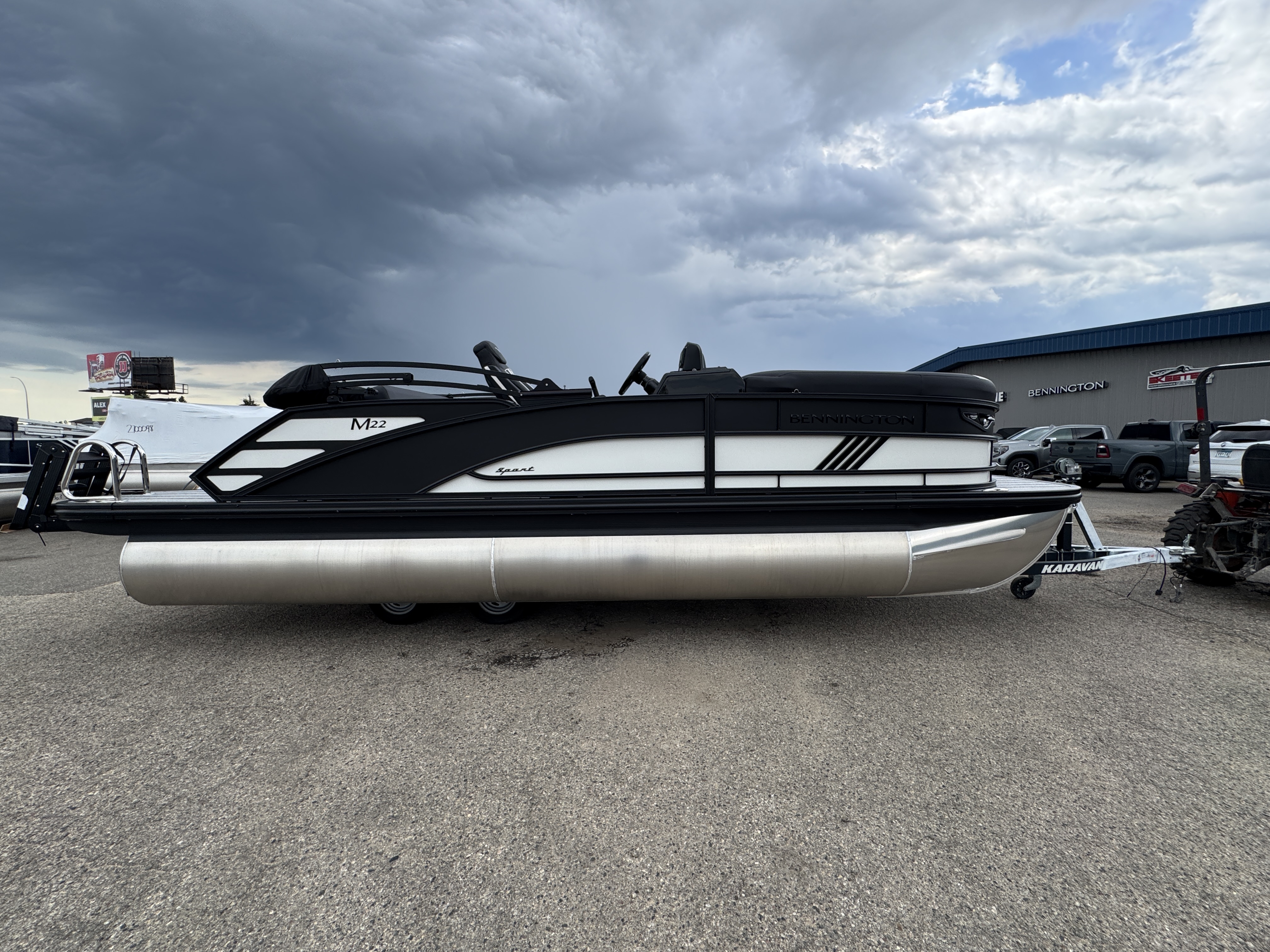 2027 BENNINGTON 22MSB PONTOON