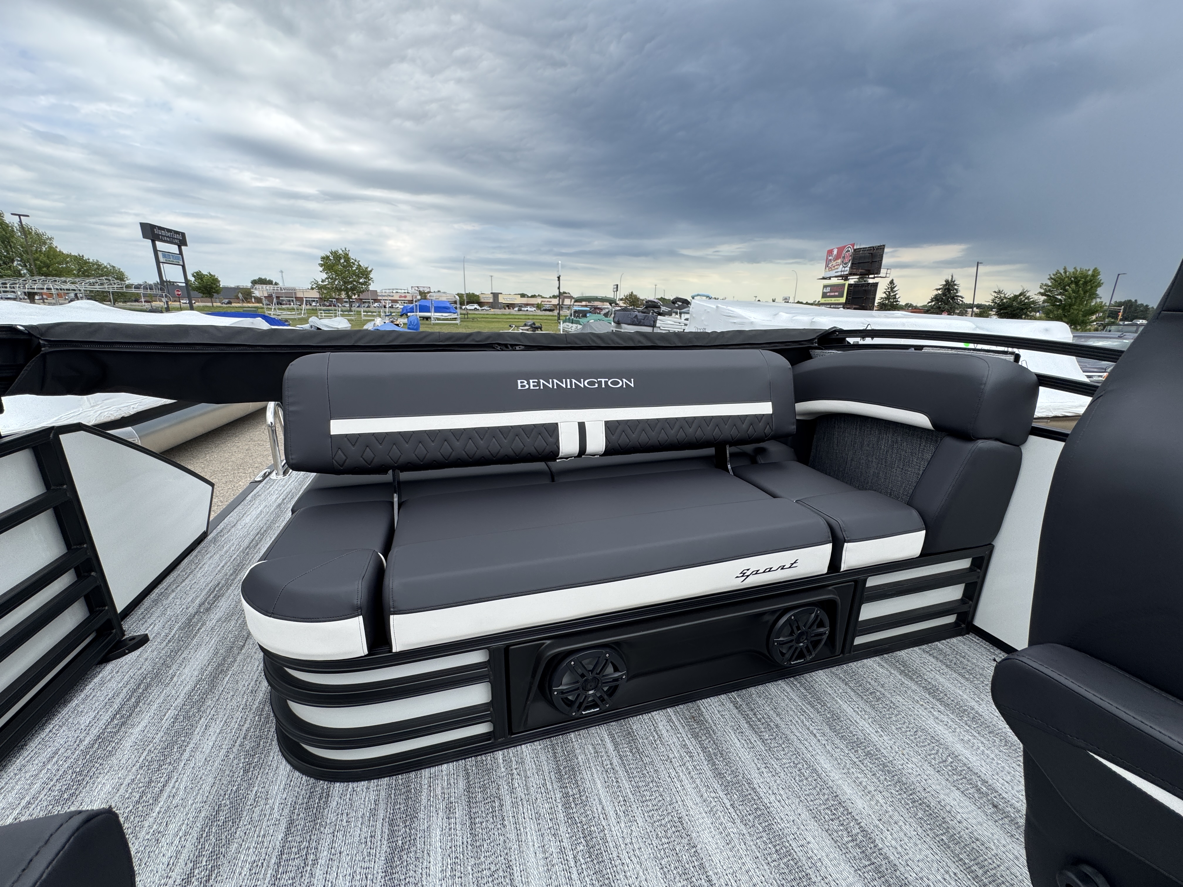 2027 BENNINGTON 22MSB PONTOON