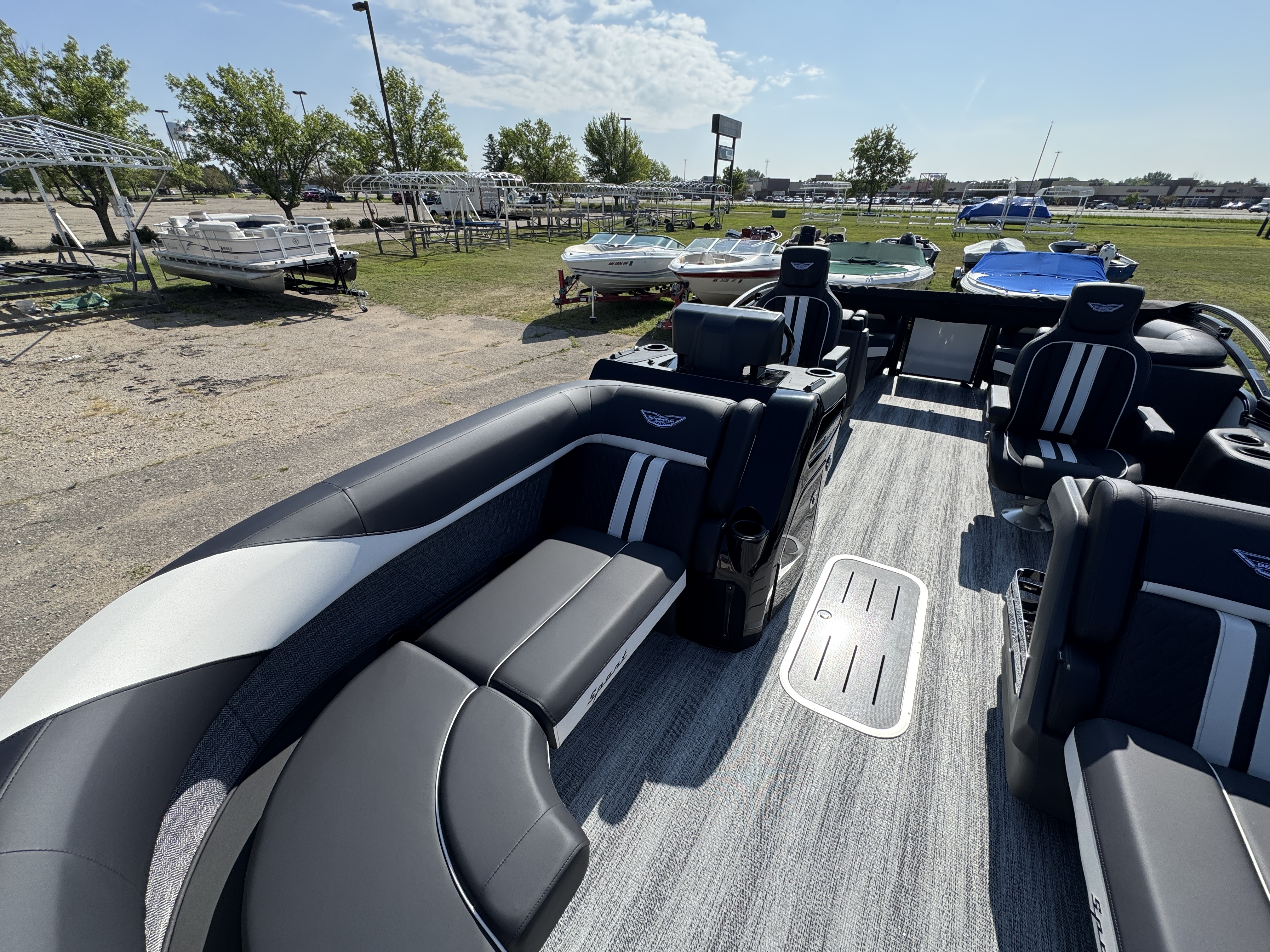 2027 BENNINGTON 23MFB PONTOON