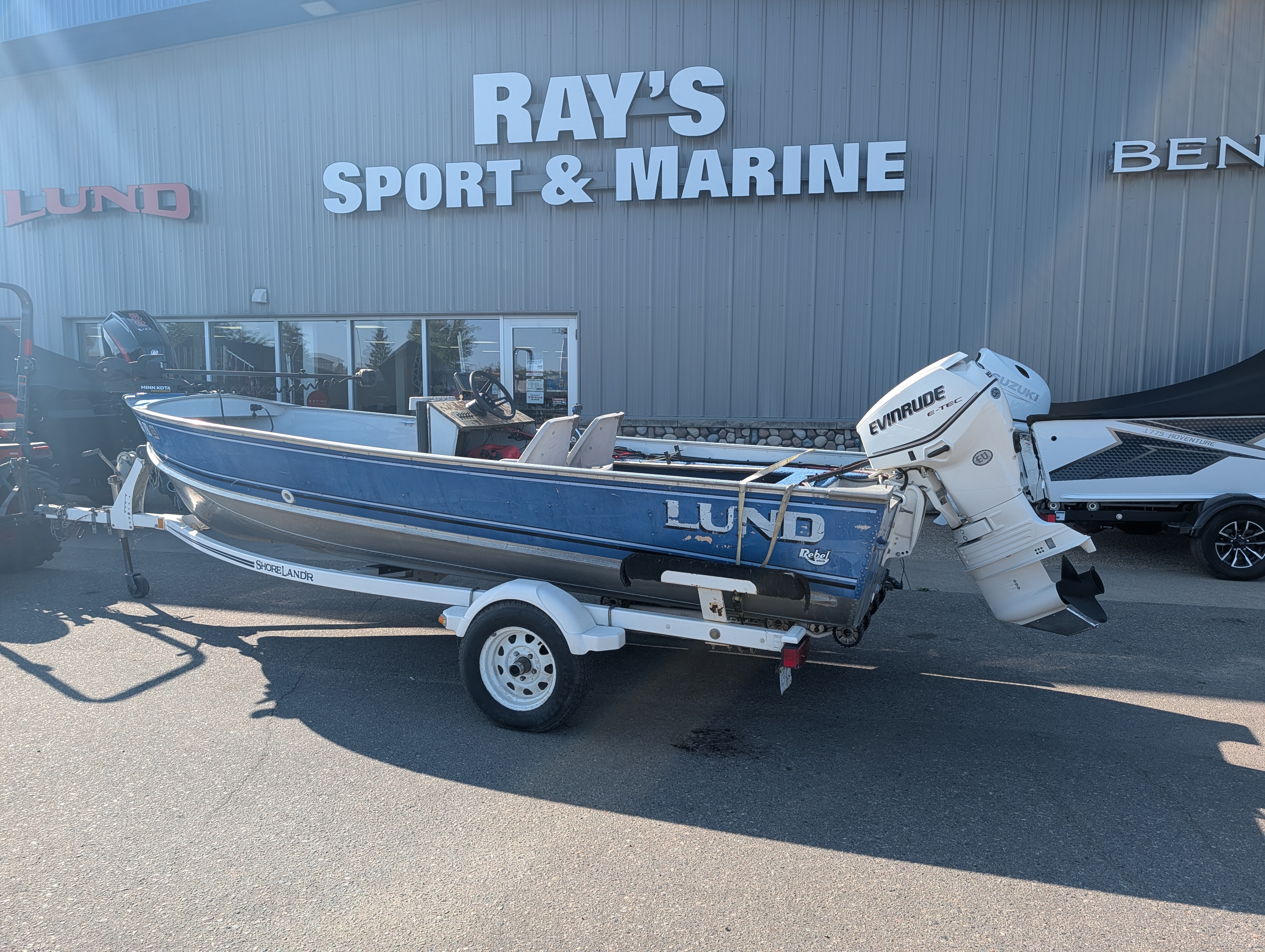 1990 LUND Rebel BOAT