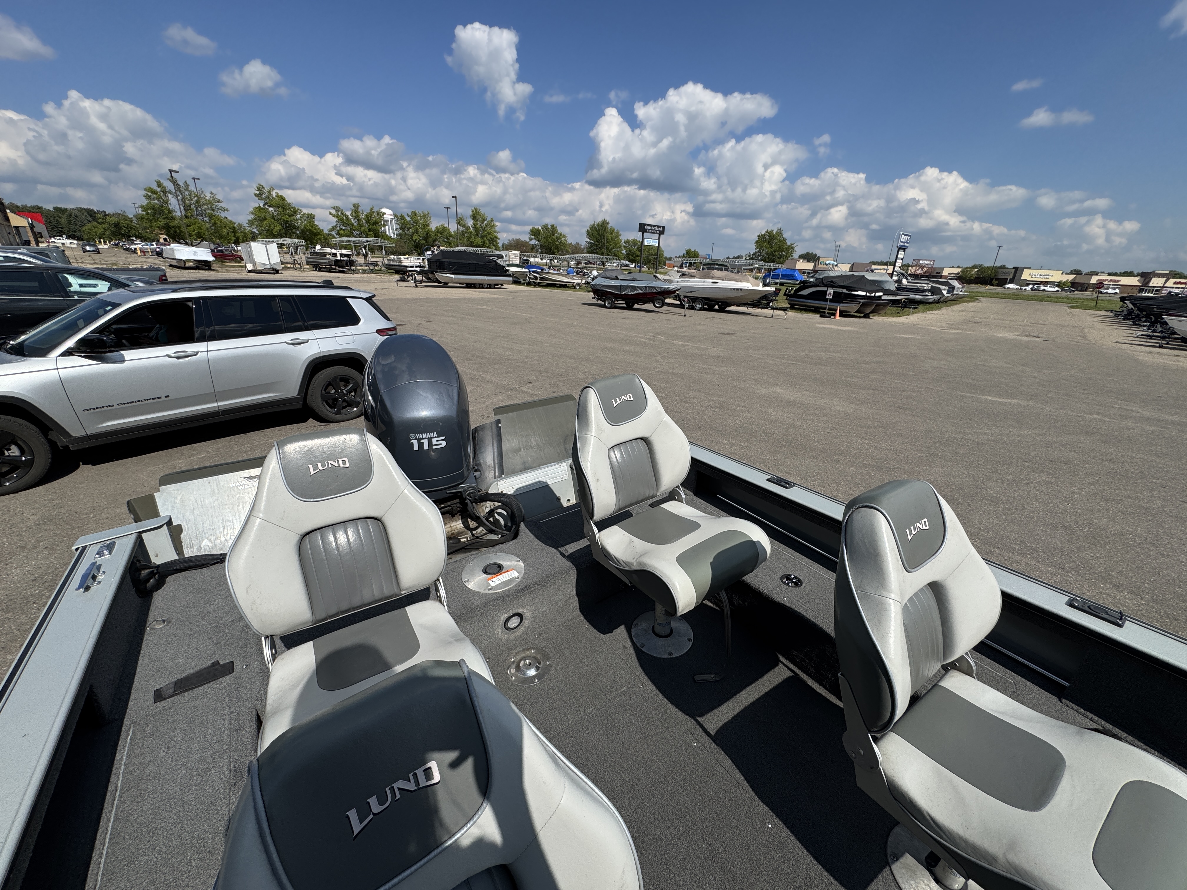 2003 LUND 1700 Angler SS BOAT